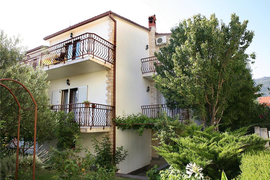 Apartments Maletic Kastela Exterior photo